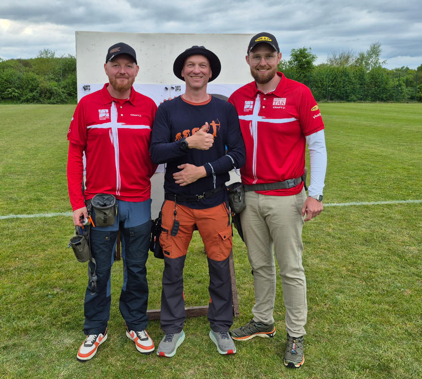 Karsten und die beiden Dänen der Nationalmannschaft beim Coaching